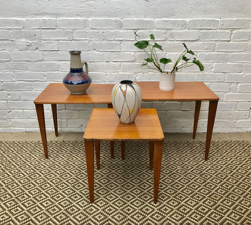 Miniature : GORDON RUSSELL NESTED TABLES