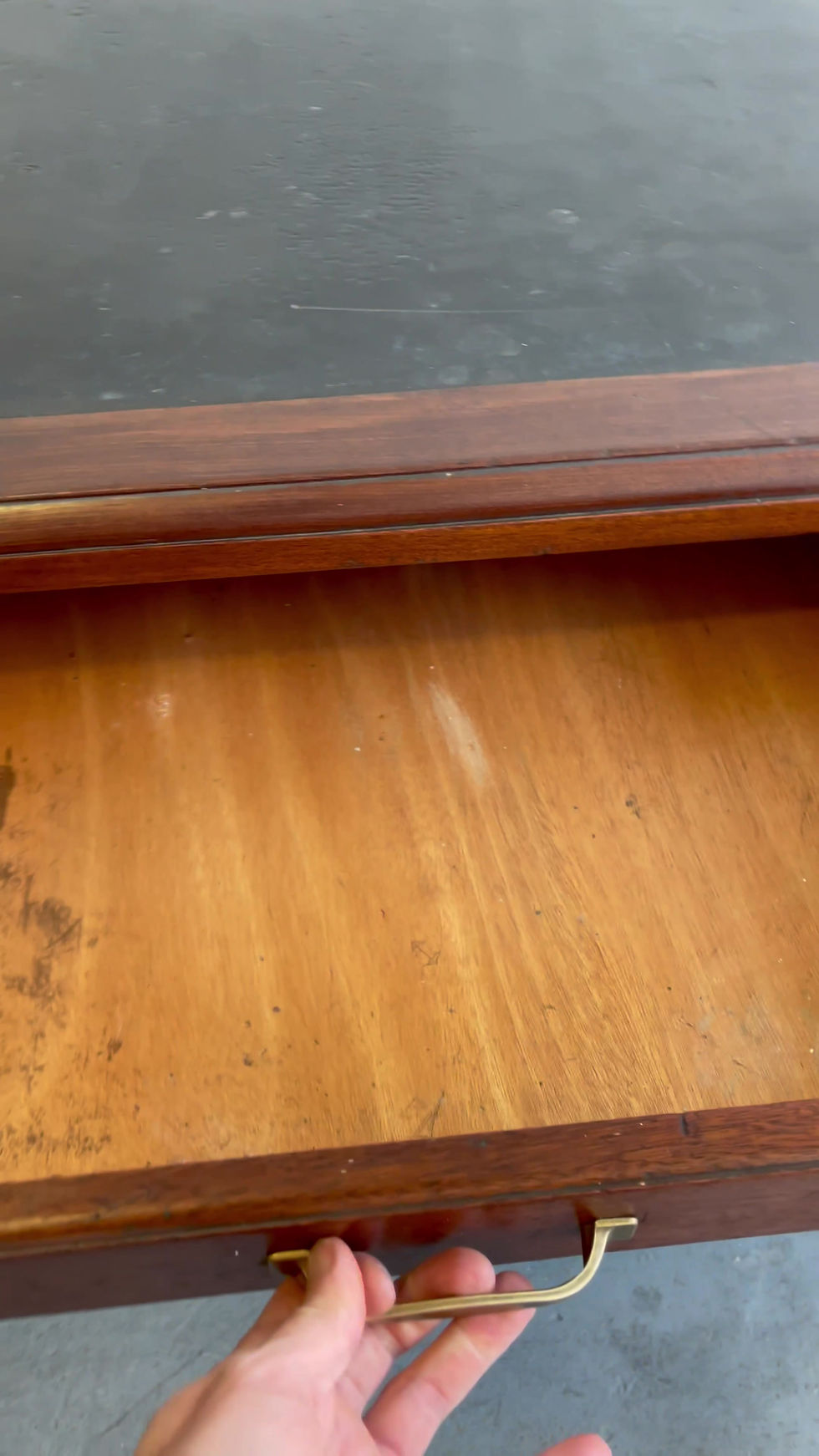 Miniatura: Large Art Deco Desk with Drawers H.Baldock & Sons