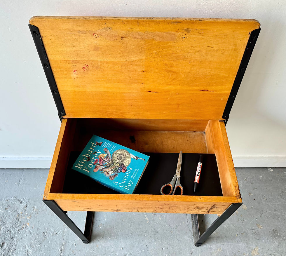 Miniatura: Vintage Childs School Desk