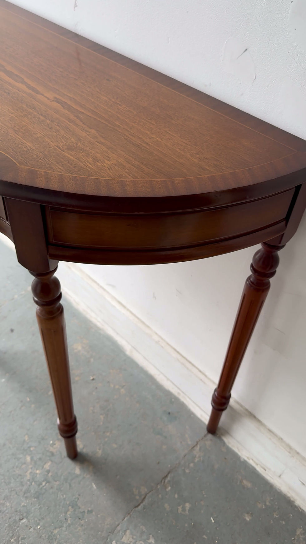 Miniatura: Vintage Demi-Lune Hallway Side Table with Drawer video