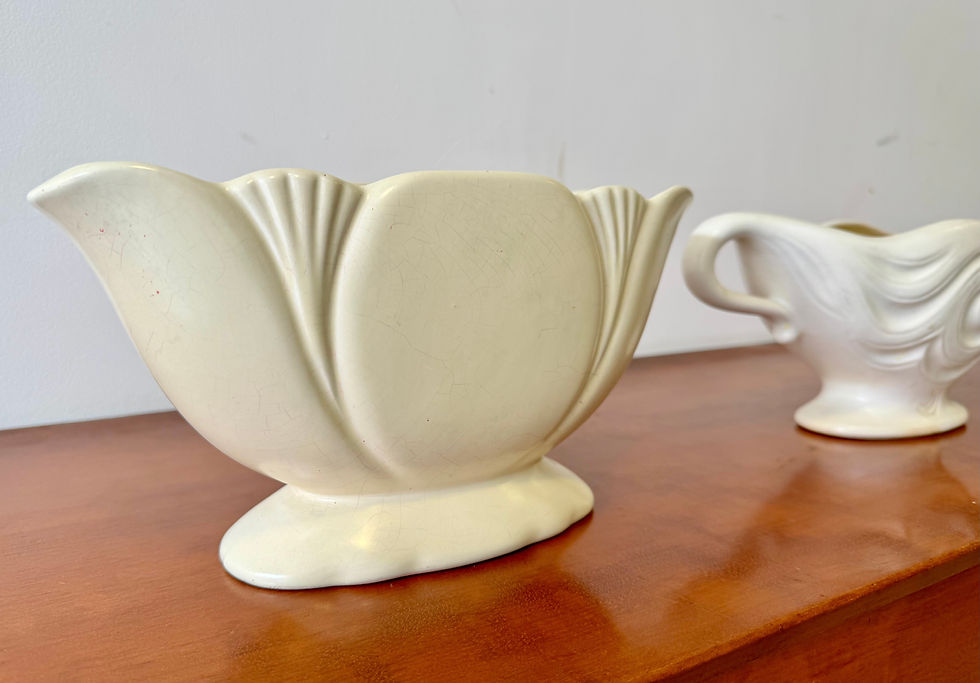 Miniatura: Set of 2 White Mid Century Mantle Vases