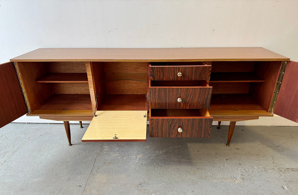 Miniatura: Vintage Sideboard with Drawers and Drinks Cabinet open