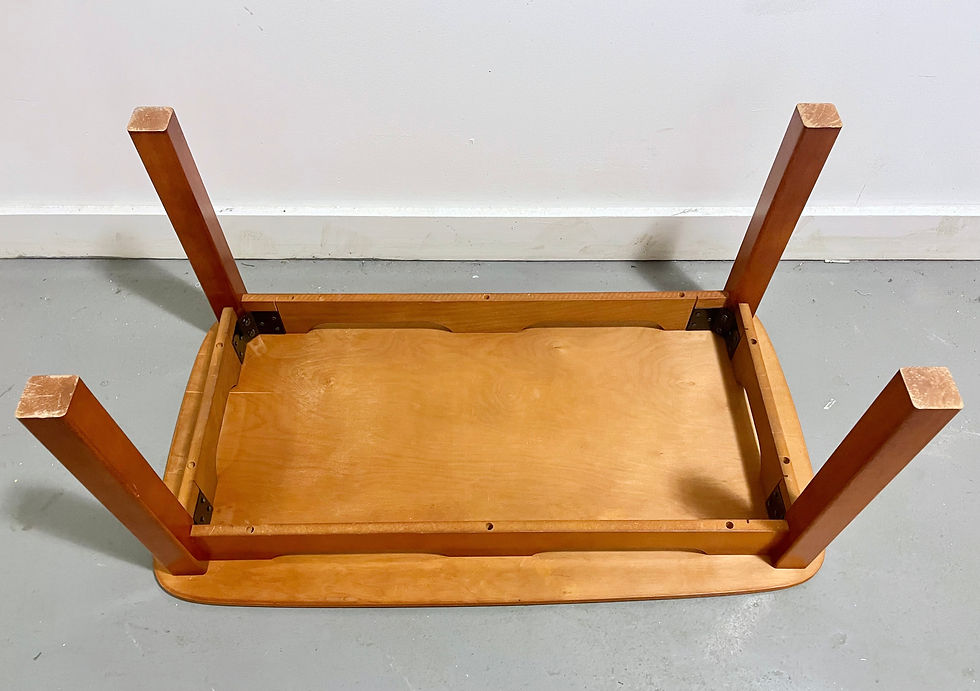 Miniatura: Vintage Wooden Coffee Table