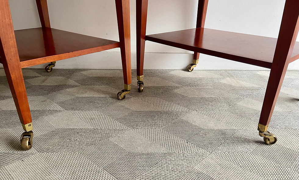 Miniatura: Pair of Side Tables with Leather Tops