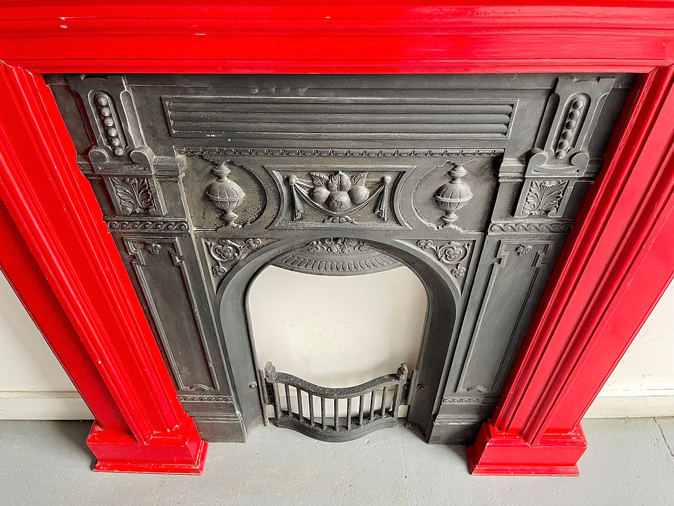 Miniatura: Cast Iron Fireplace with Wooden Surround
