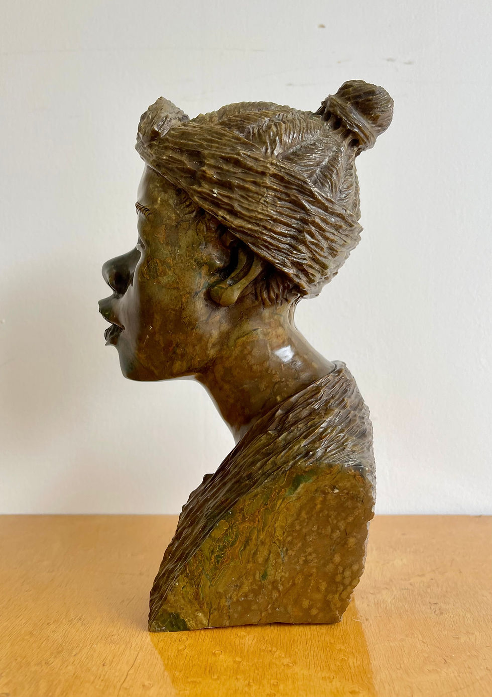 Miniatura: African Shona Sculpture of Woman