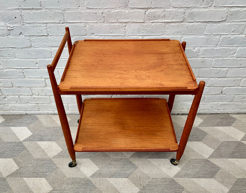 Miniature : Vintage Teak Drinks Trolley by White & Newton #D31