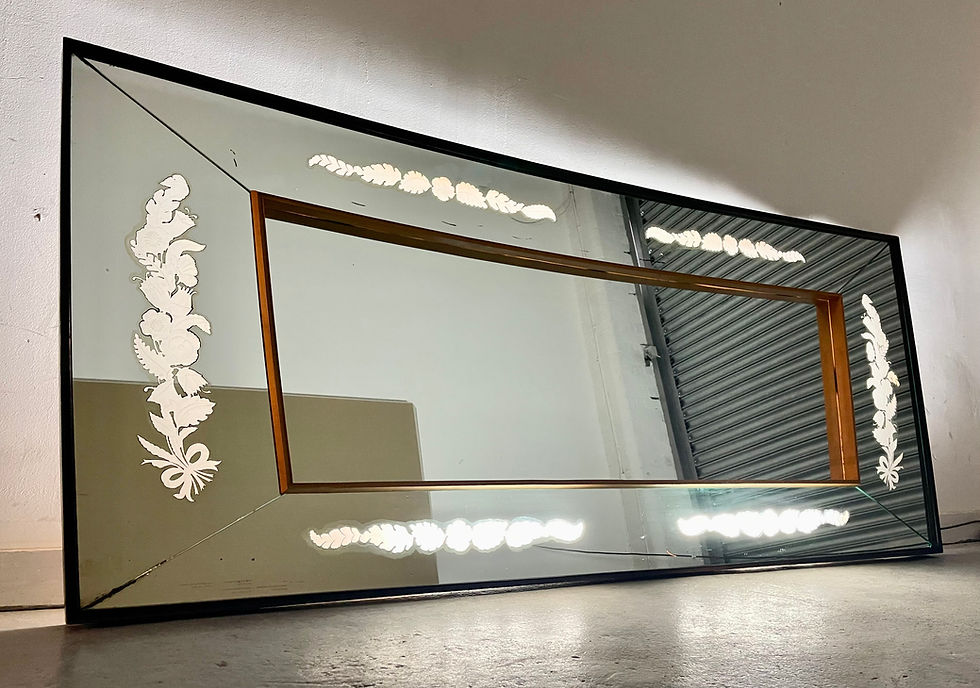 Miniatura: Large Vintage Wall Mirror lit up right side
