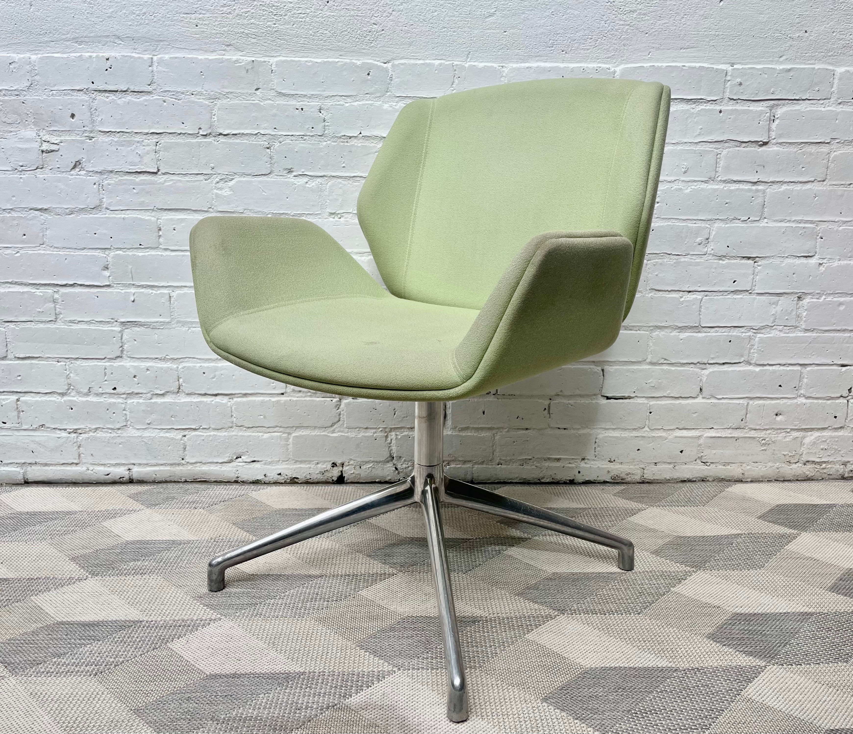 Kruze Swivel Office Chair by Boss Design Green