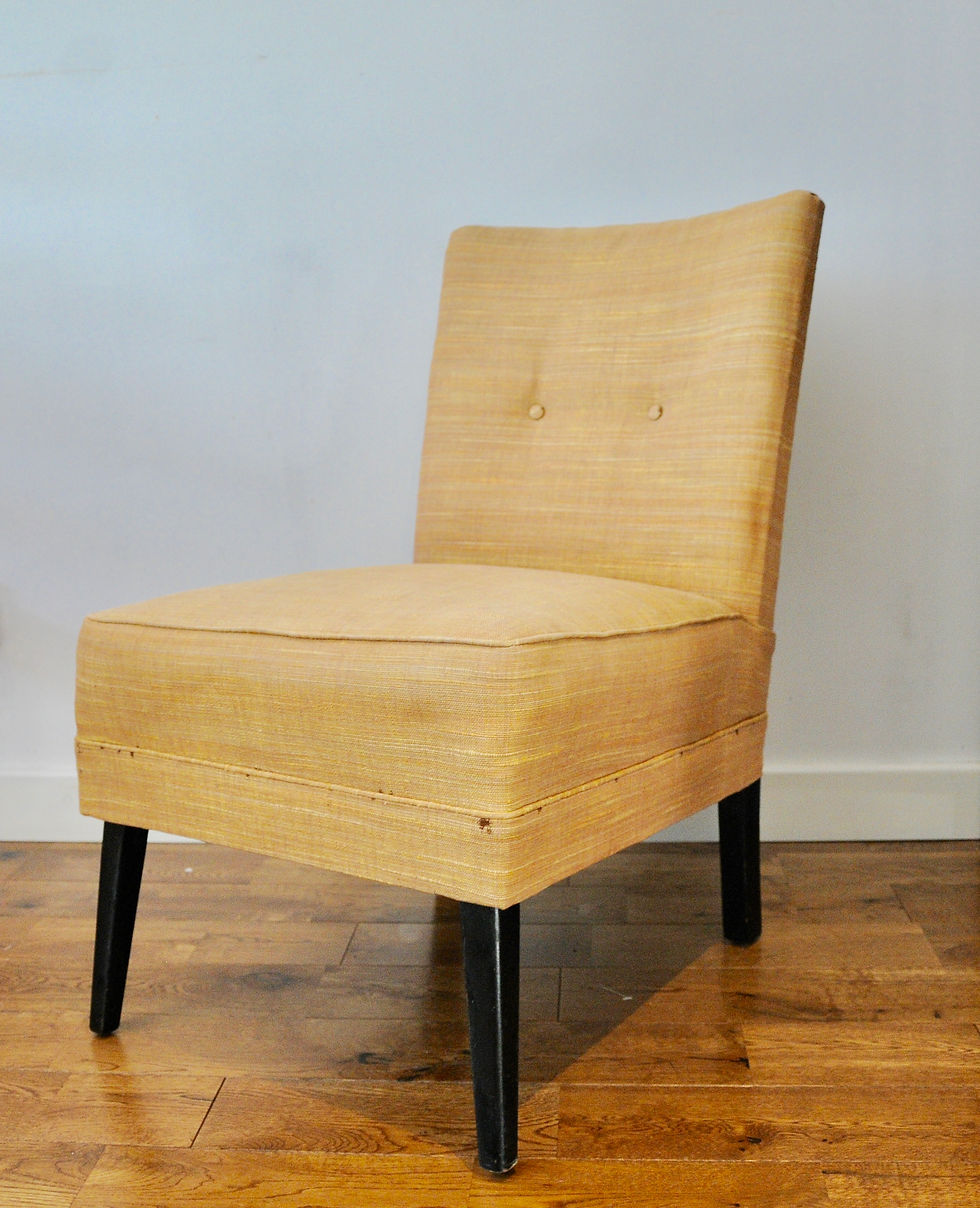 VINTAGE RETRO YELLOW CHAIR