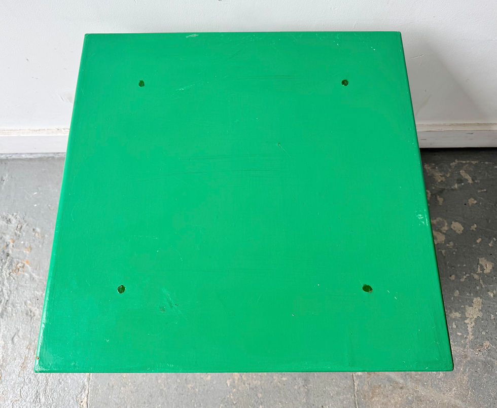 Miniatura: Art Deco Side Table Painted Green