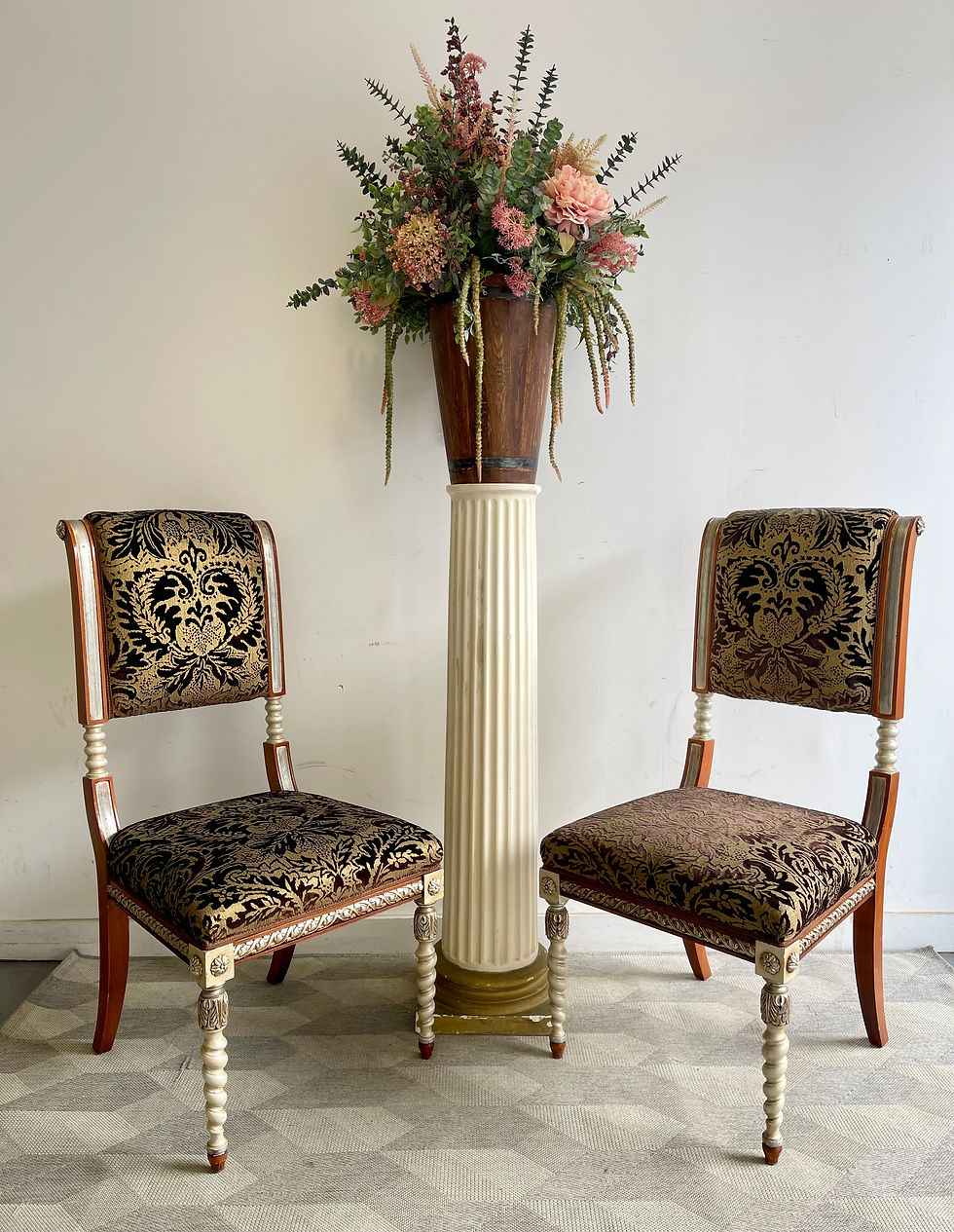 Miniatura: Pair of Decorative Side Hall Chairs style