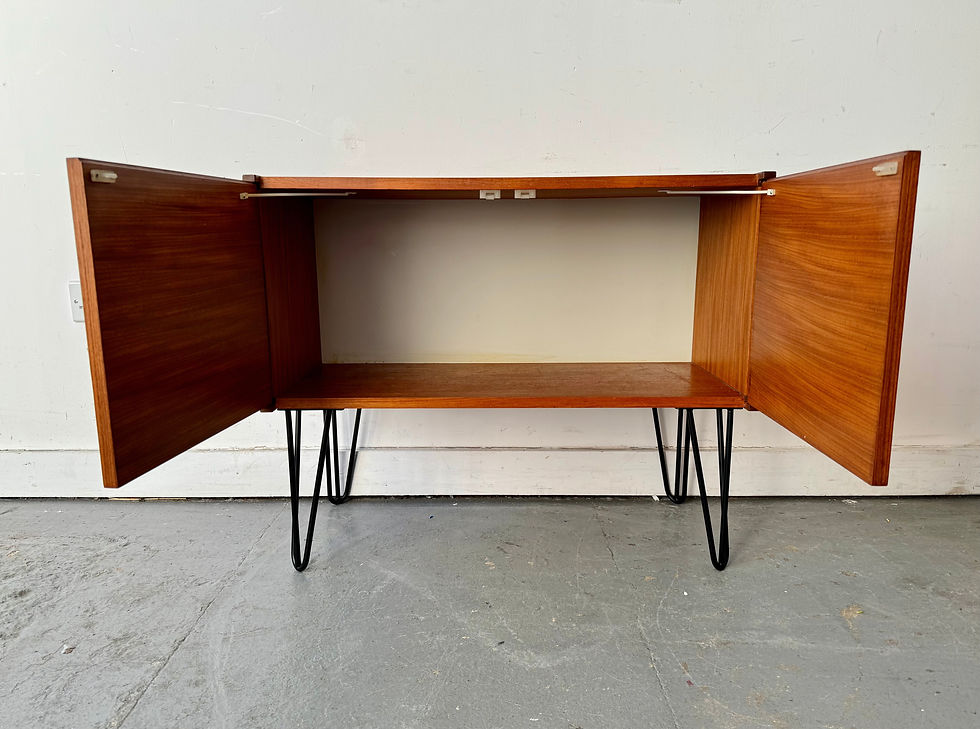 Miniatura: Vintage Small Teak Cabinet Sideboard