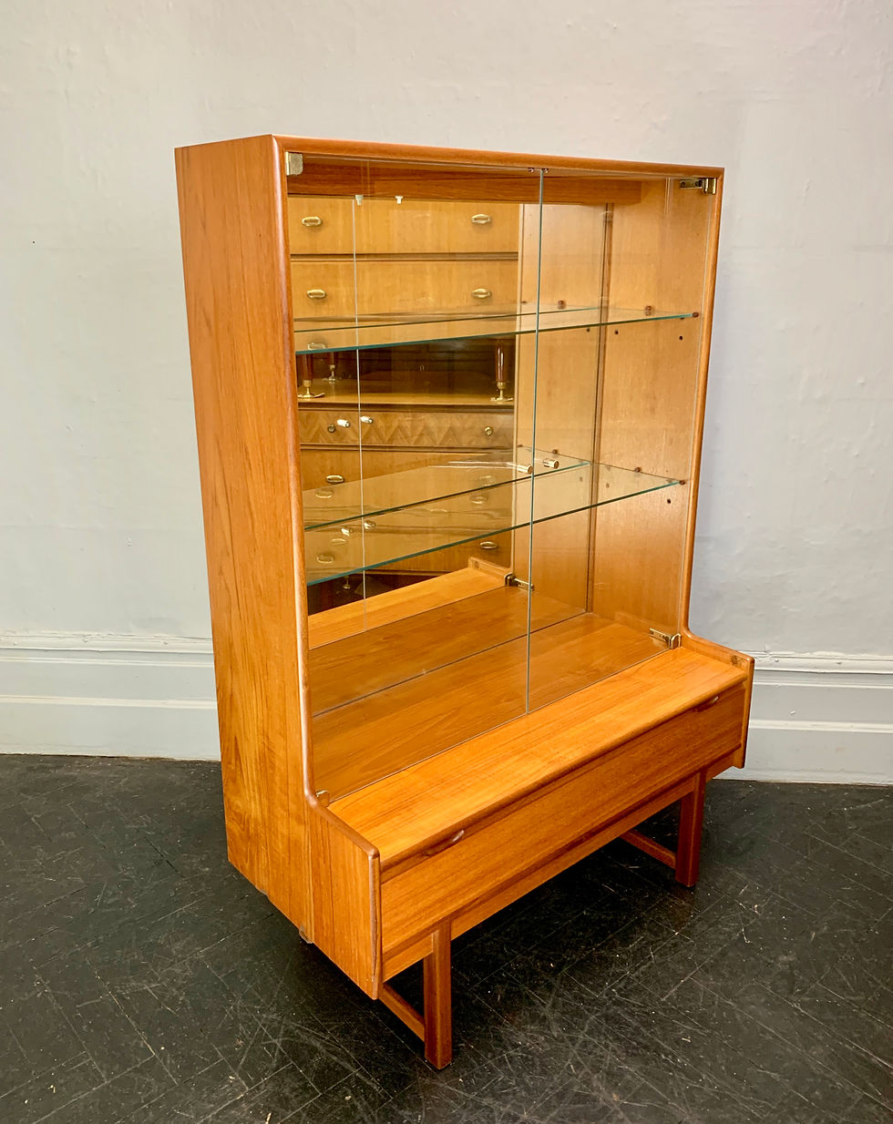 Miniature : Vintage Glass Cabinet Cupboard #D129