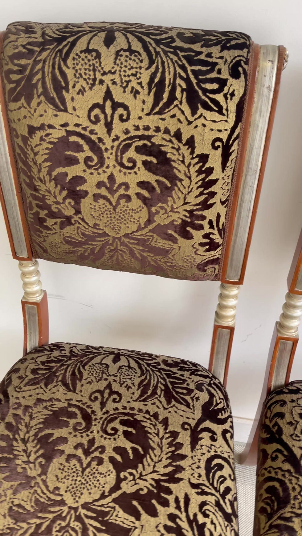 Miniatura: Pair of Decorative Side Hall Chairs