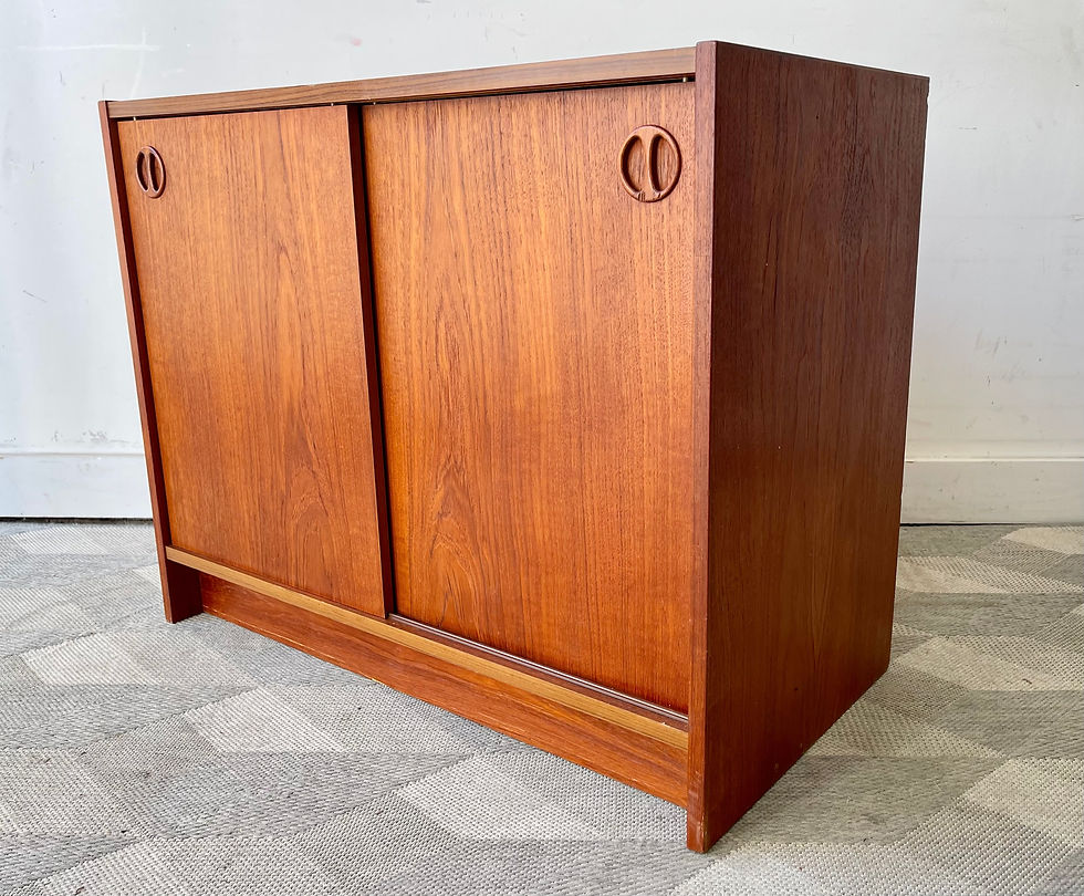 Miniatura: Small Vintage Teak Sideboard with Sliding Doors