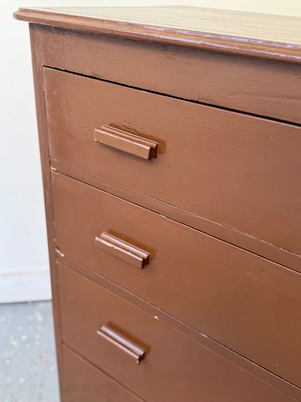 Miniatura: Large Vintage Chest of Drawers Painted Brown