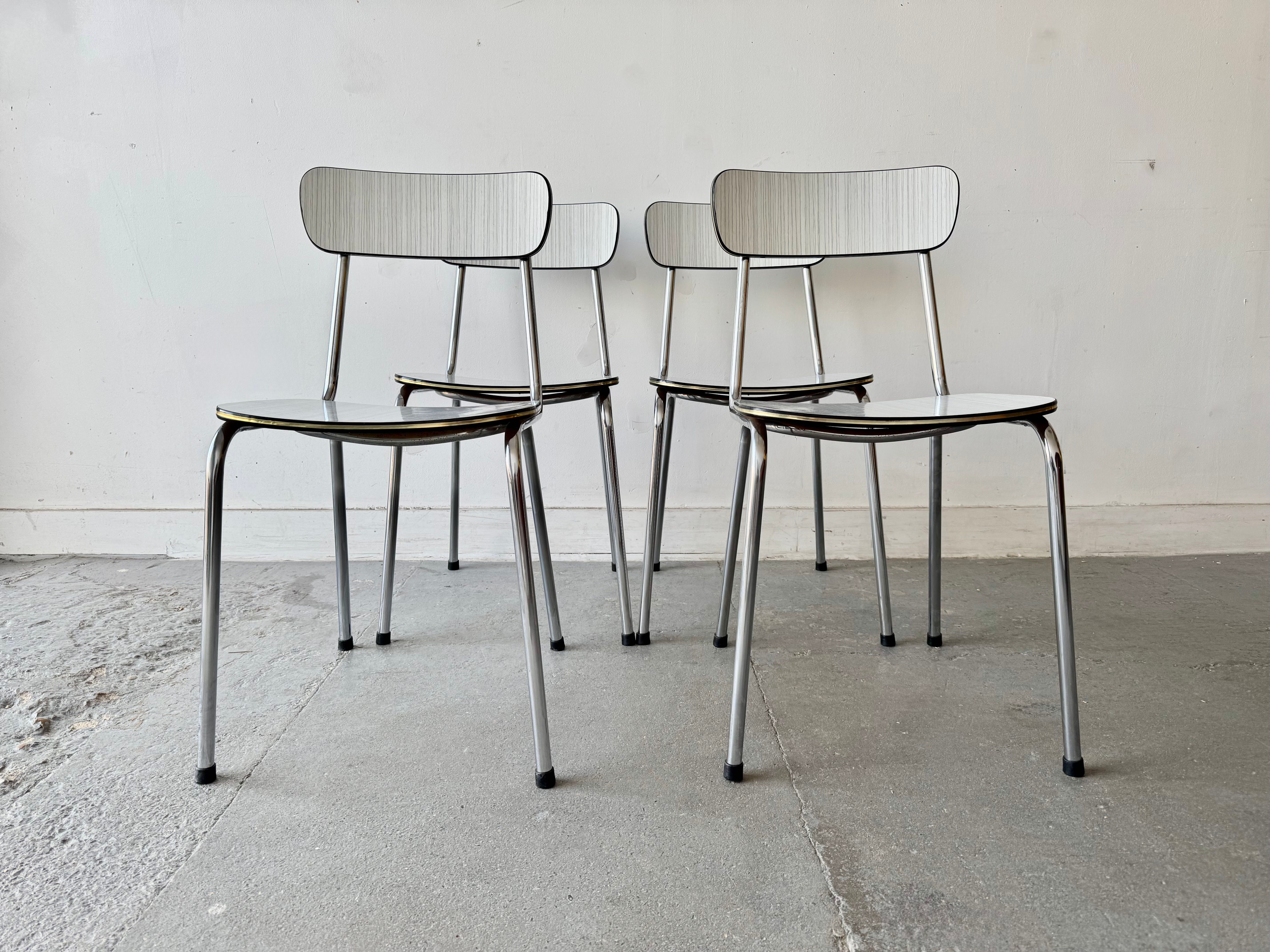 Mid Century Set of 4 Dining Chairs by Tavo front