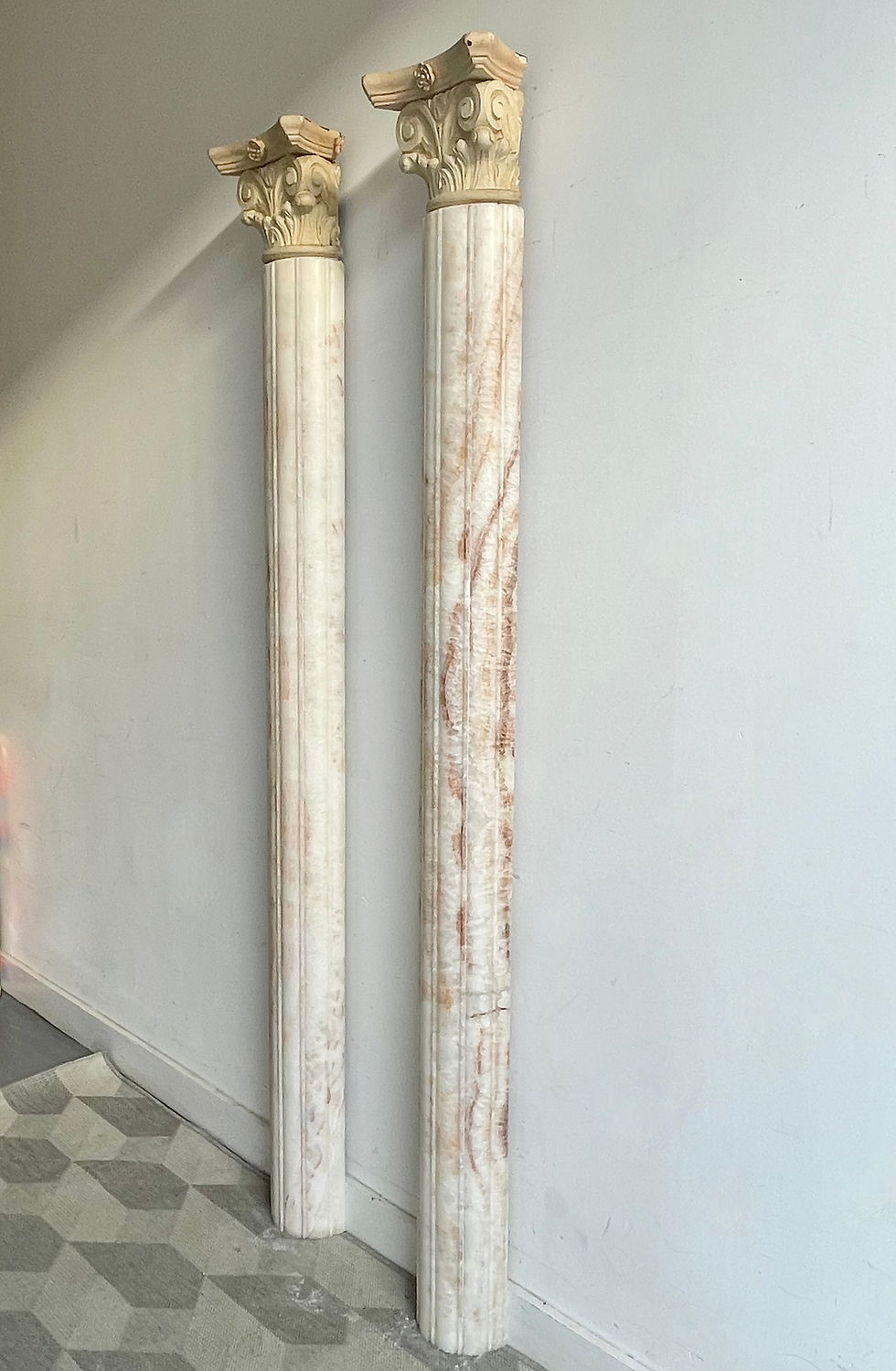 Miniatura: Pair of Reclaimed Marble Columns Pilasters with Corinthian Capitals