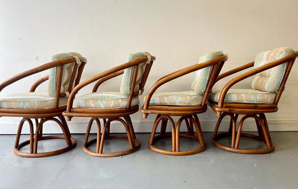 Miniatura: Set of 4 Rattan Swivel Dining Chairs