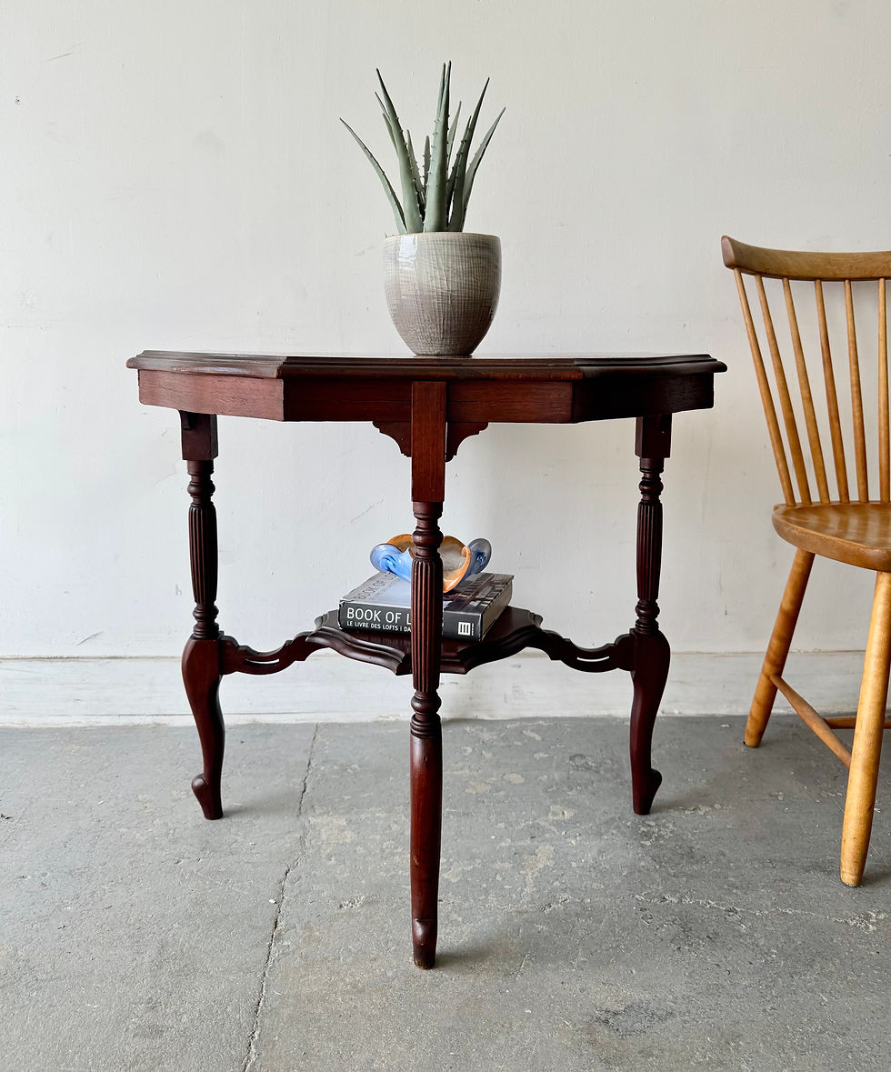 Antique Round Mahogany Center Table style