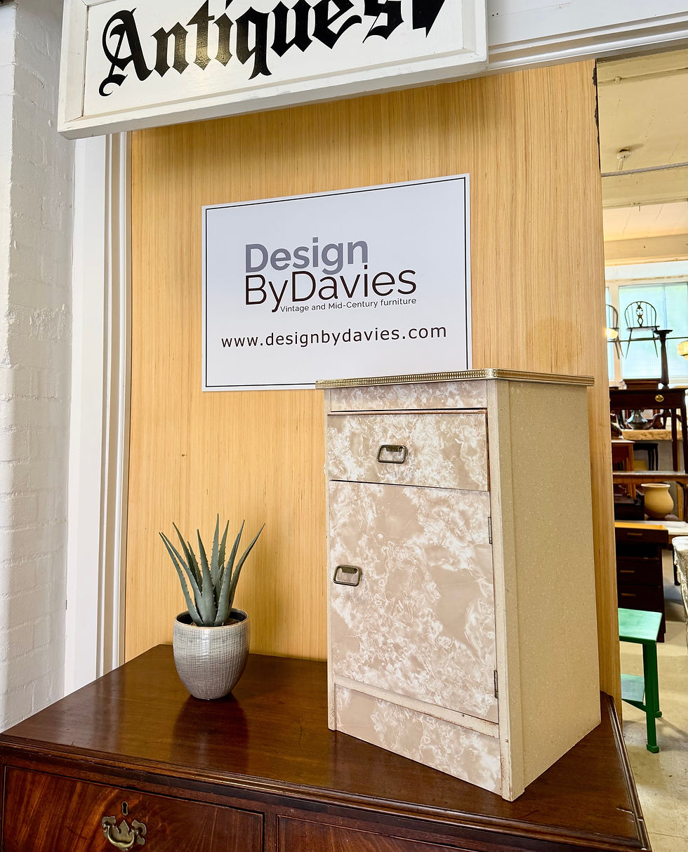 Miniatura: Vintage Bedside Table with Drawer