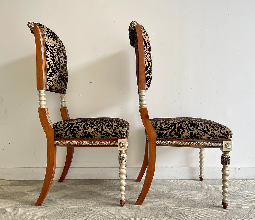Miniatura: Pair of Decorative Side Hall Chairs