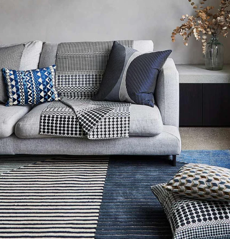 Miniatura: Soren Large Square Cushion by Margo Selby chair