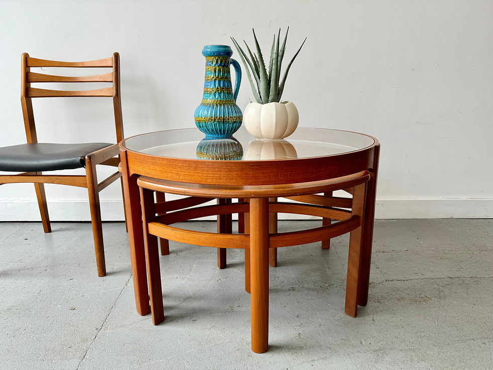 貴重 UK Vintage NATHAN Glass Nest Table 貴重 UK Vintage NATHAN Glass Nest Table