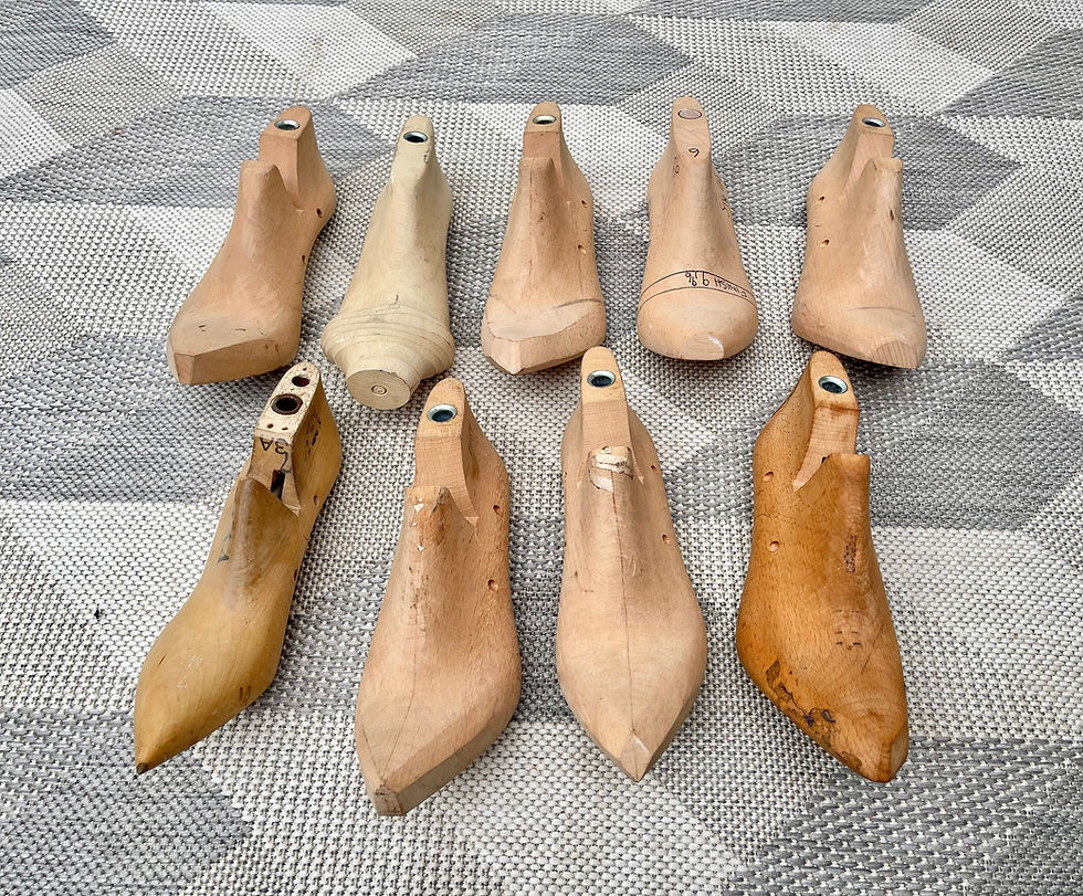 Miniature : Collection of Wooden Shoe Last Molds