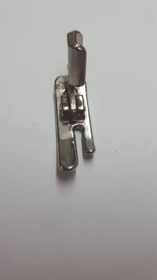 Calcador reta doméstica
