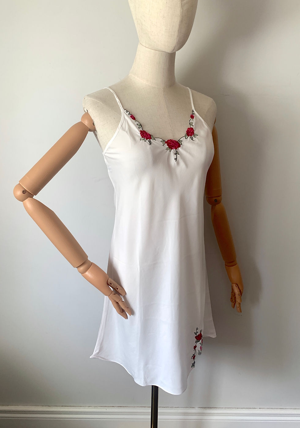 Thumbnail: Vintage 100% Pure SILK White 'Roses' Slip