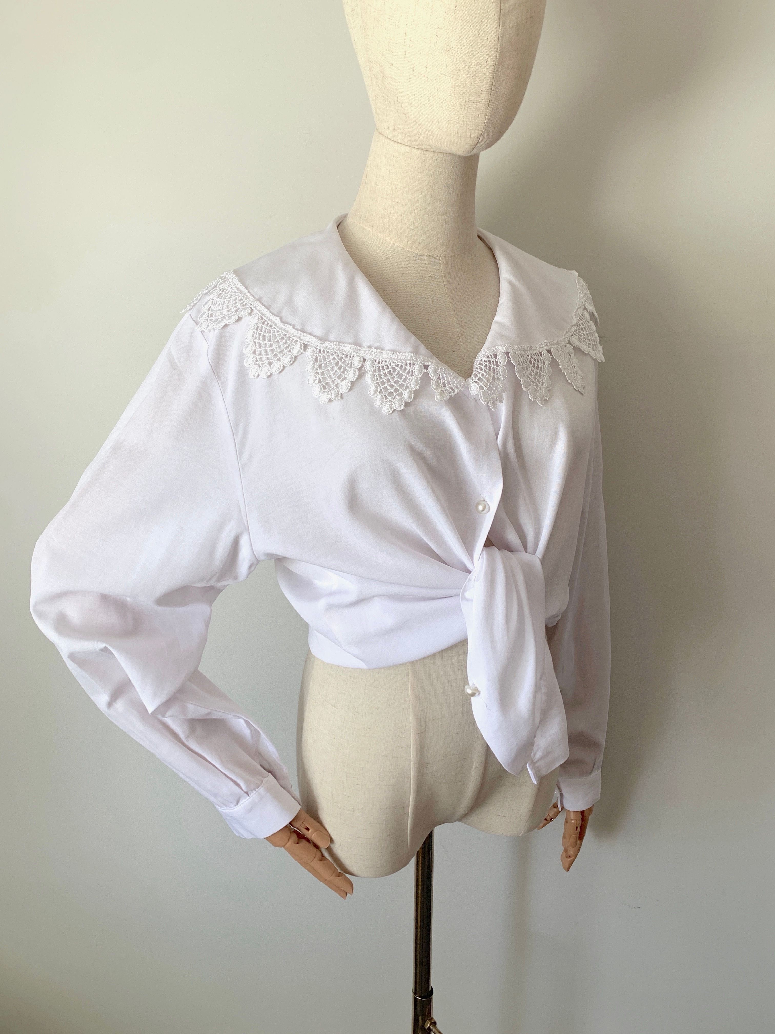 Vintage Romantic Maxicollar Blouse with Lace Made in FRANCE