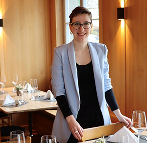 Gastgeberin Caroline Knöpfel.jpg