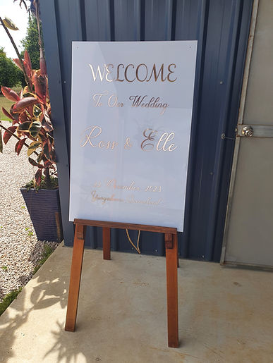 welcome-to-our-wedding-sign-innisfail