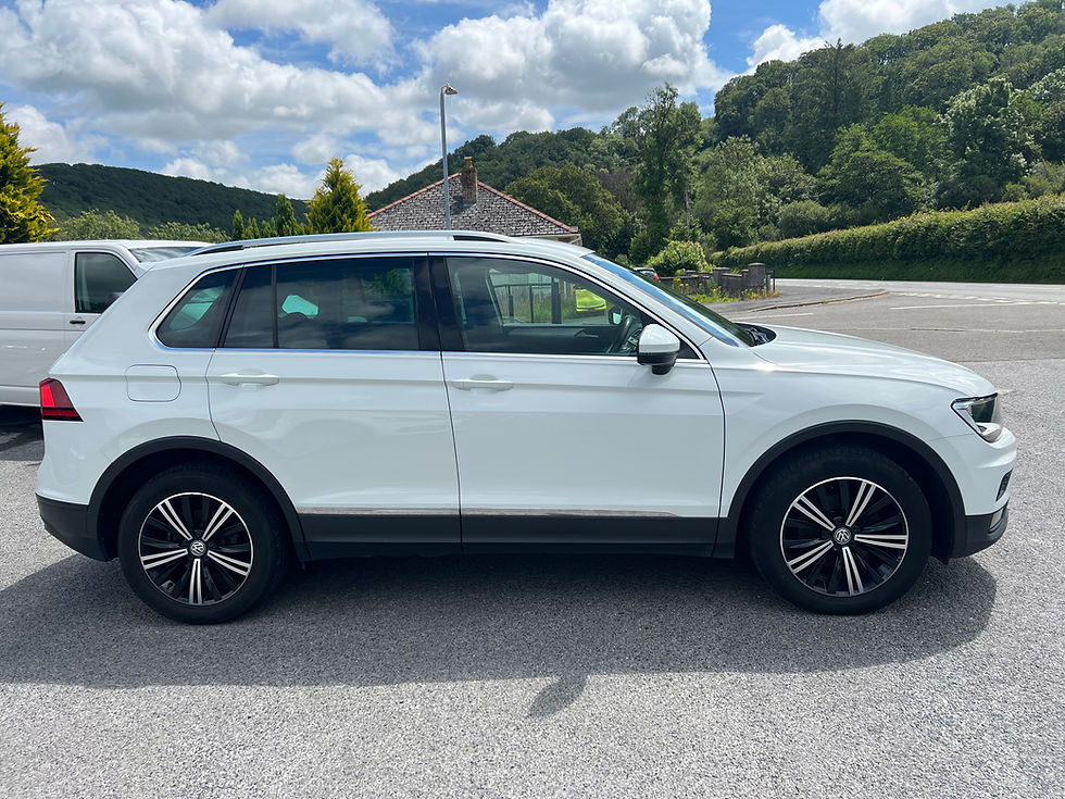 Thumbnail: Volkswagen Tiguan 2.0 TDI SE Navigation 4Motion 2018