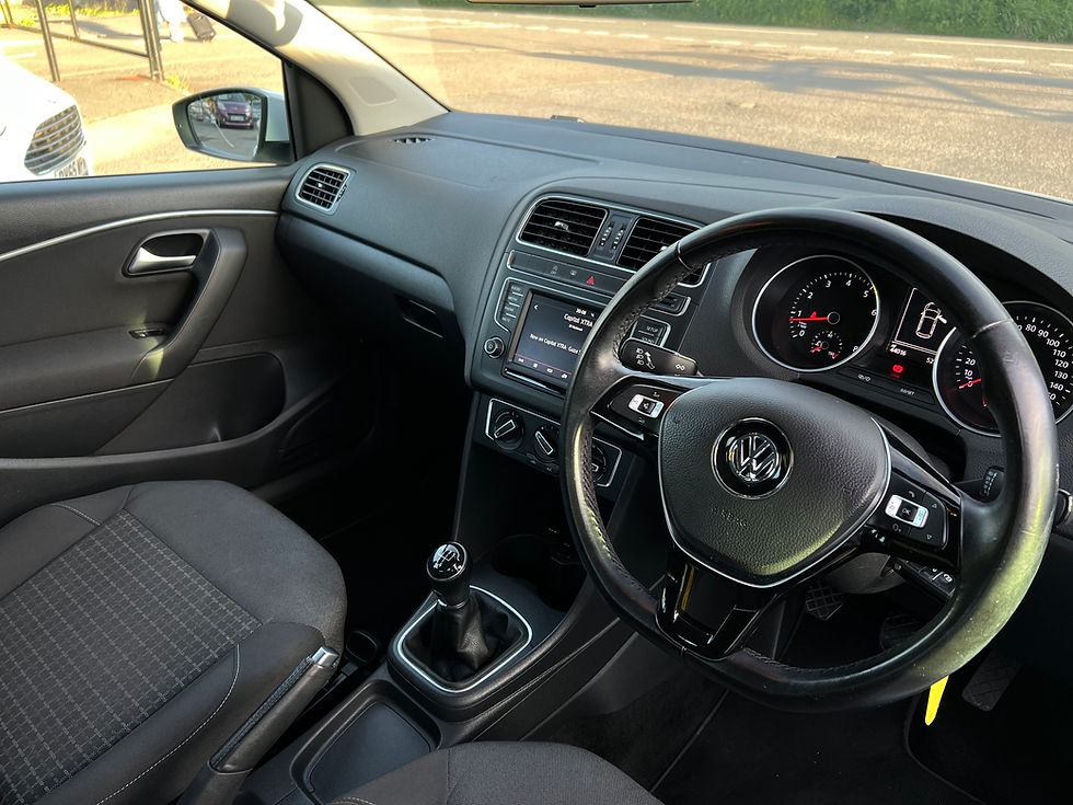 Thumbnail: Volkswagen Polo 1.2 TSI 90 SE 2014