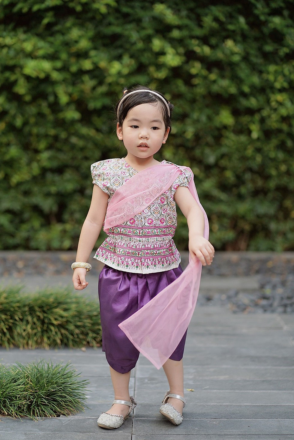 Thumbnail: ชุดไทยเด็กหญิง SK2103 - Purple