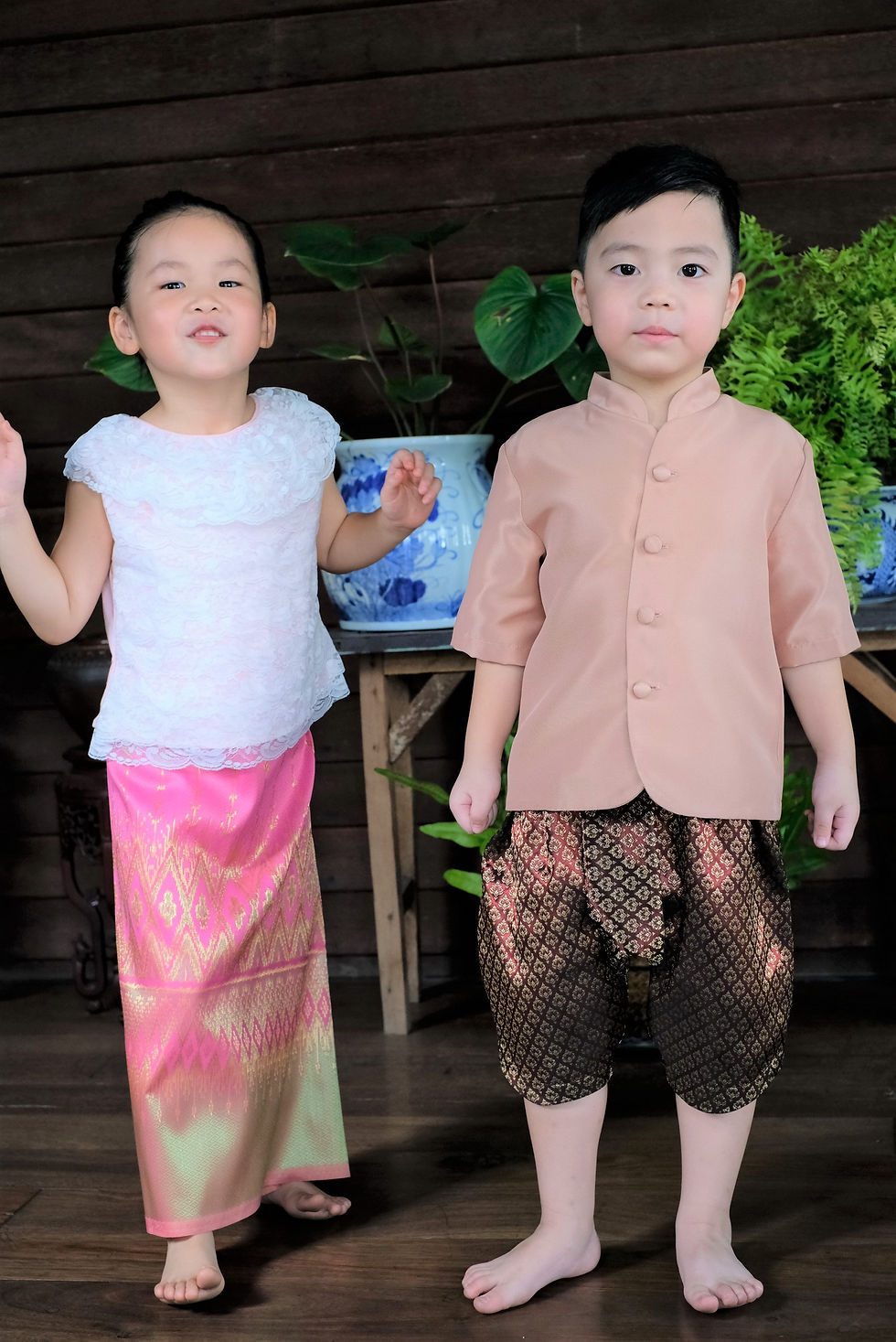 Thumbnail: ุชุดไทยเด็ก TK - brown/maroon