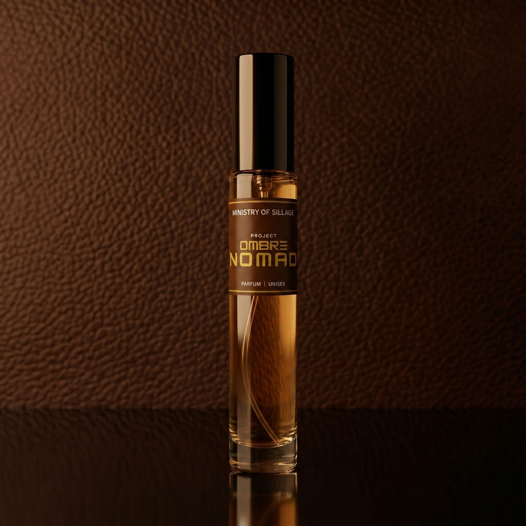 Minimal premium parfum shot featuring deep leather textures and warm amber reflections for an ultra-luxurious unisex aestheti
