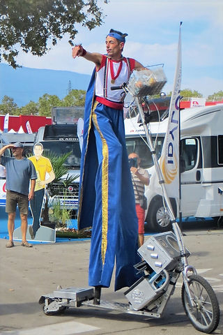 Super Jean-jambe Trott_edited.jpg