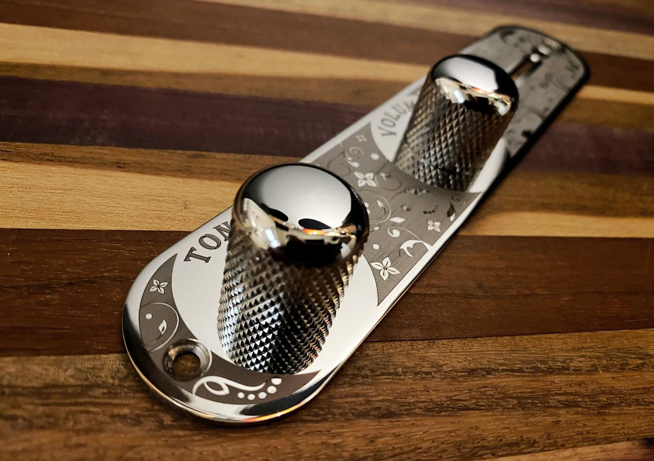 Control Plate Floral