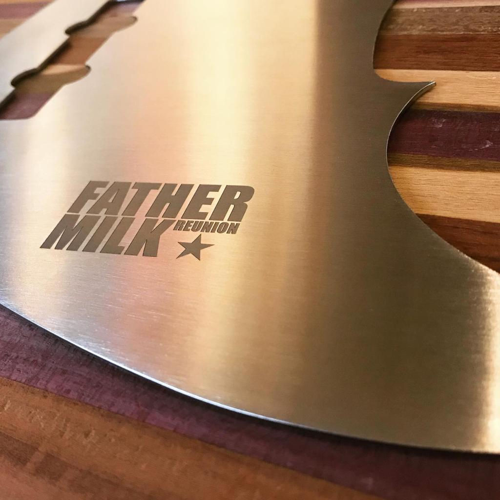 Escudos em INOX DOURADO