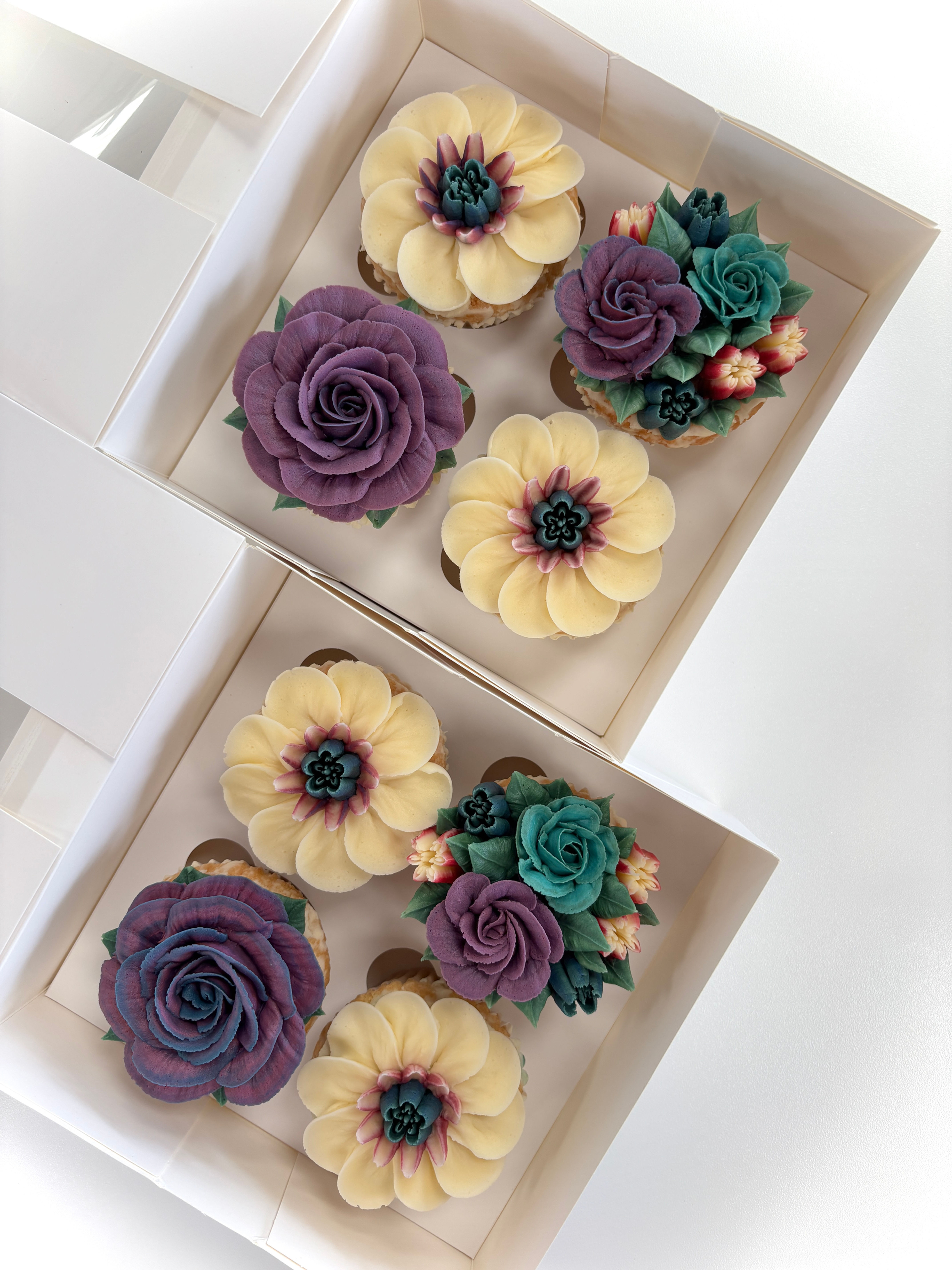 4 Floral Cupcakes 