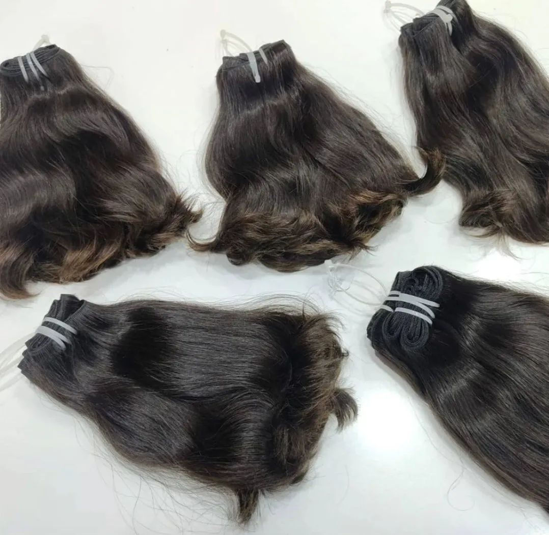 DOUBLE DRAWN WAVY HAIR