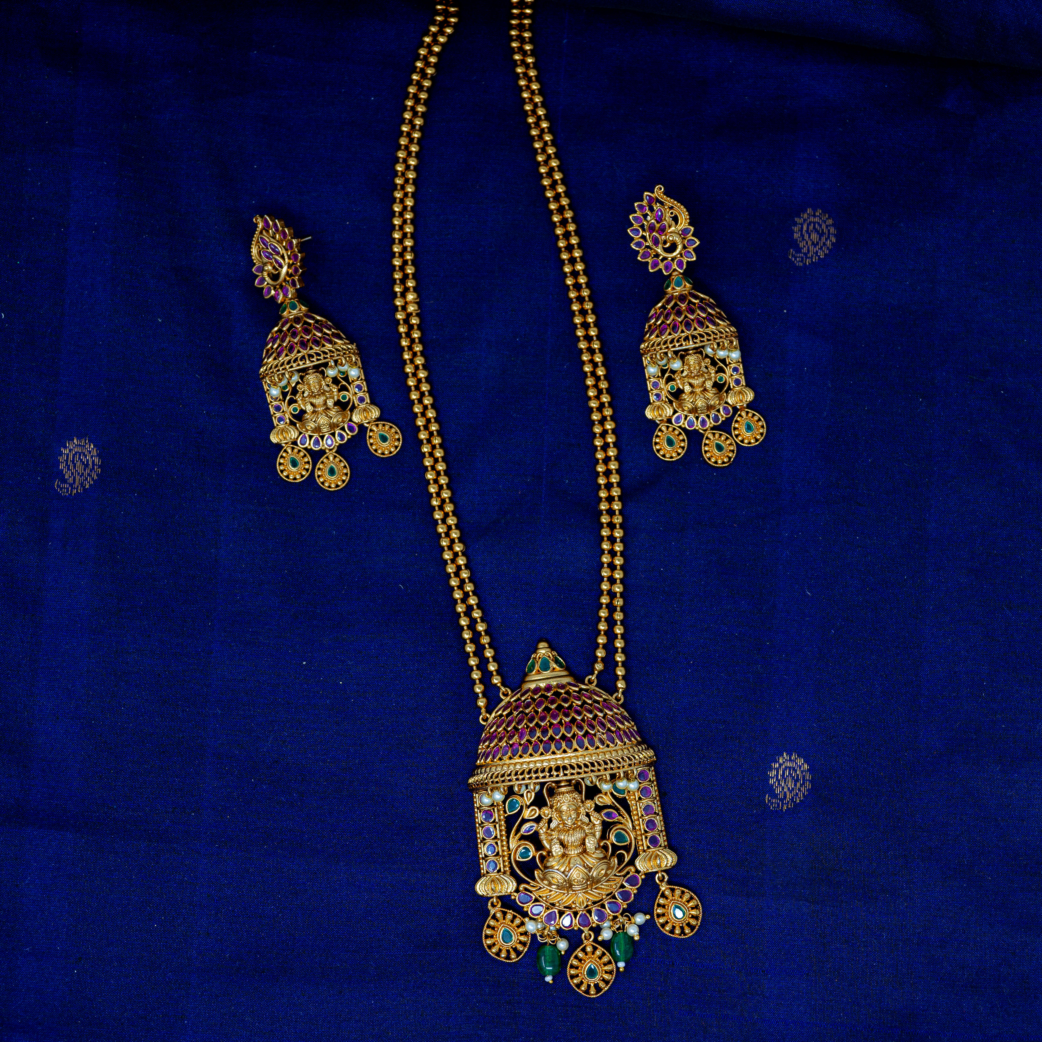 Kemp Stone Lakshmi Ball Chain Neckpiece