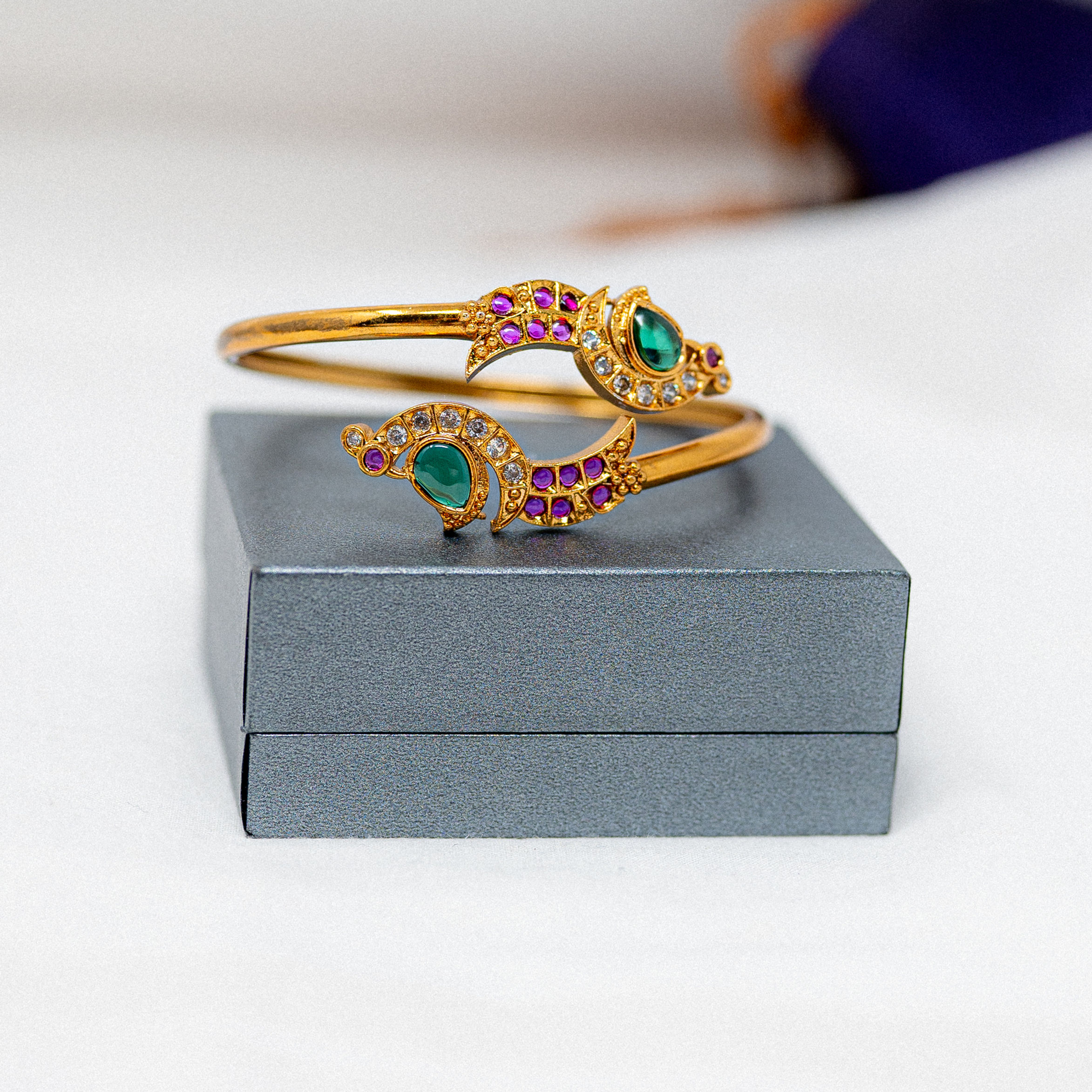 Emerald Green Parrot Kappu