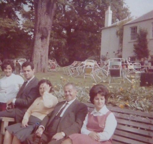 Sami Zubaida: Sami with his family. London, 1953