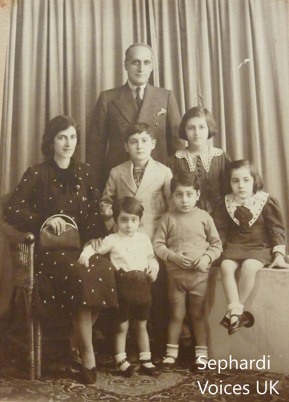 Ivy Shashoua (far right), her parents and siblings