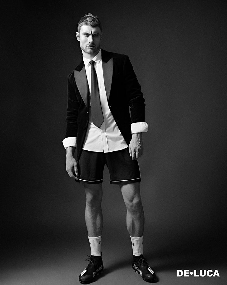 DE • LUCA Magazine // LINUS WEBER by TOPPER KOMM